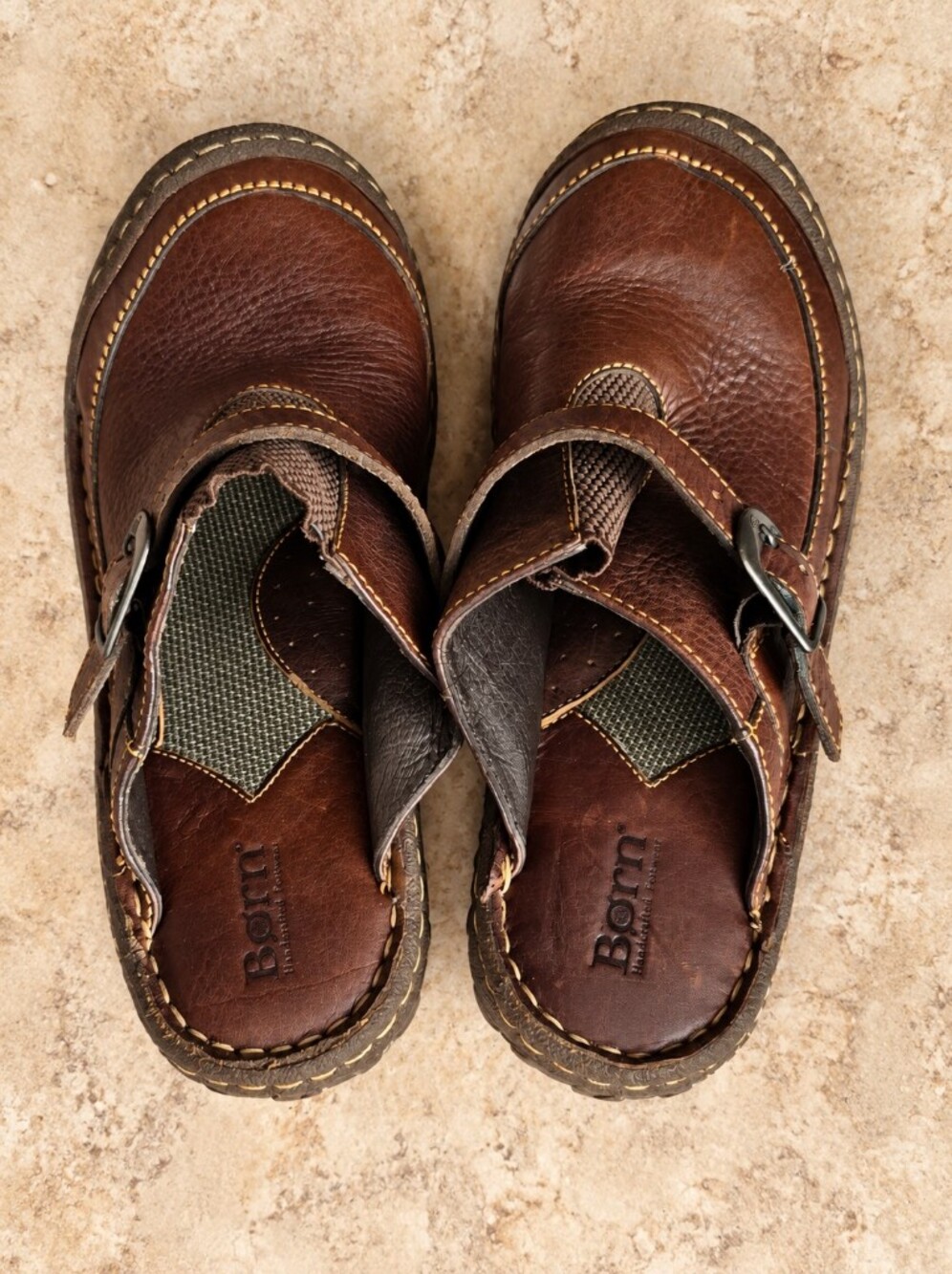 Børn Handcrafted Brown Leather Utility Slide Clogs / Mules Adjustable Buckle 90s - Picture 2 of 7